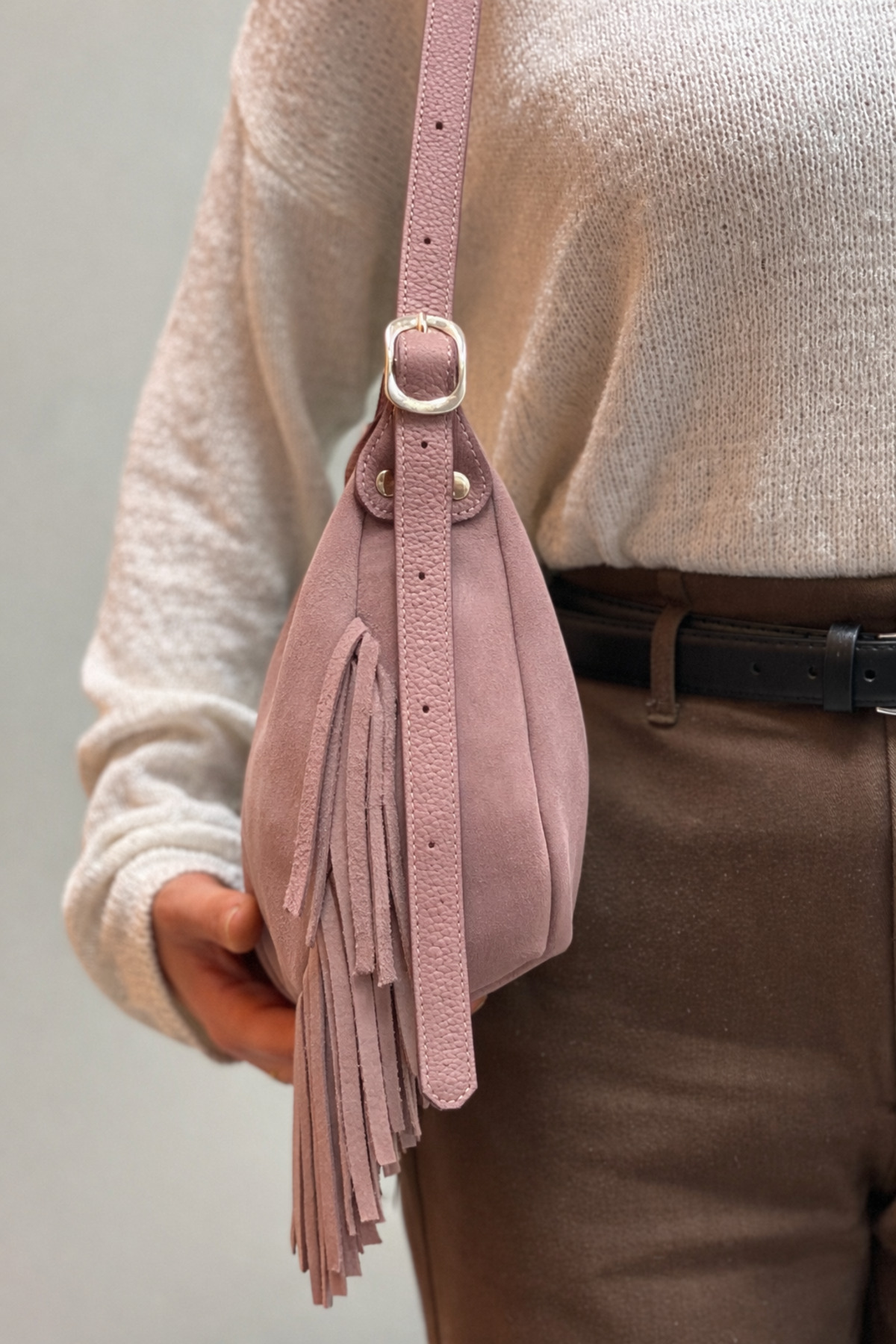 Mave Kadın %100 Hakiki Nubuk Deri Omuz Çantası – Detaylı Şık Tasarım Süet El ve Omuz Çantası - Görsel 4