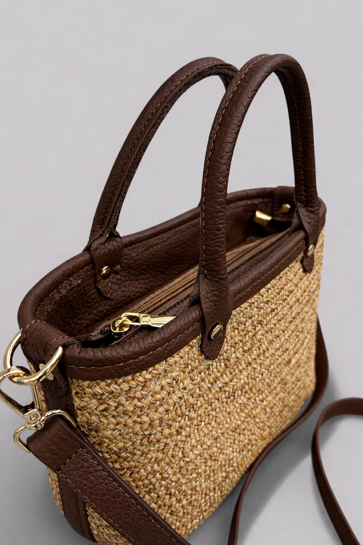 Alternative view of Cera Ekstra Hafif Yumuşak Halat ve Hakiki Deri Detaylı Şık Tasarım Hasır Kadın El ve Omuz Çantası