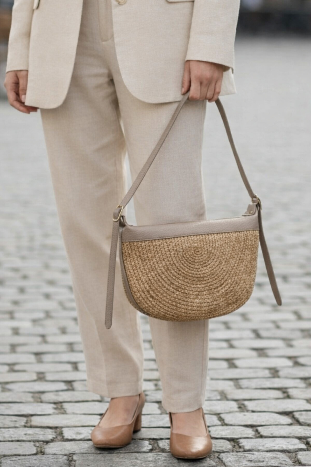 Sola Yumuşak Hafif Halat ve Hakiki Deri Detaylı Özel Tasarım Şık Kadın Omuz Çantası - Görsel 3