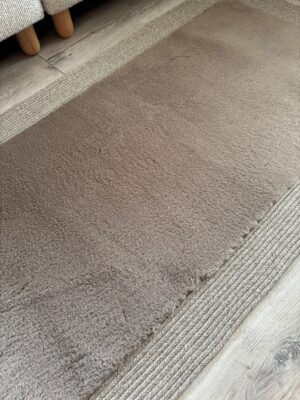 Puffy yumuşak dokulu kilim halısı hasır kenarlı detay