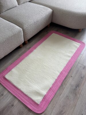Puffy yumuşak dokulu kilim halısı hasır kenarlı detay
